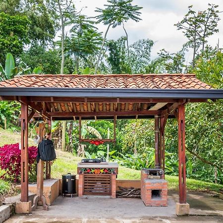 Agradable Cabana Cafetera Con Jacuzzi A 12 Min Del Centro De Pereira Exterior photo